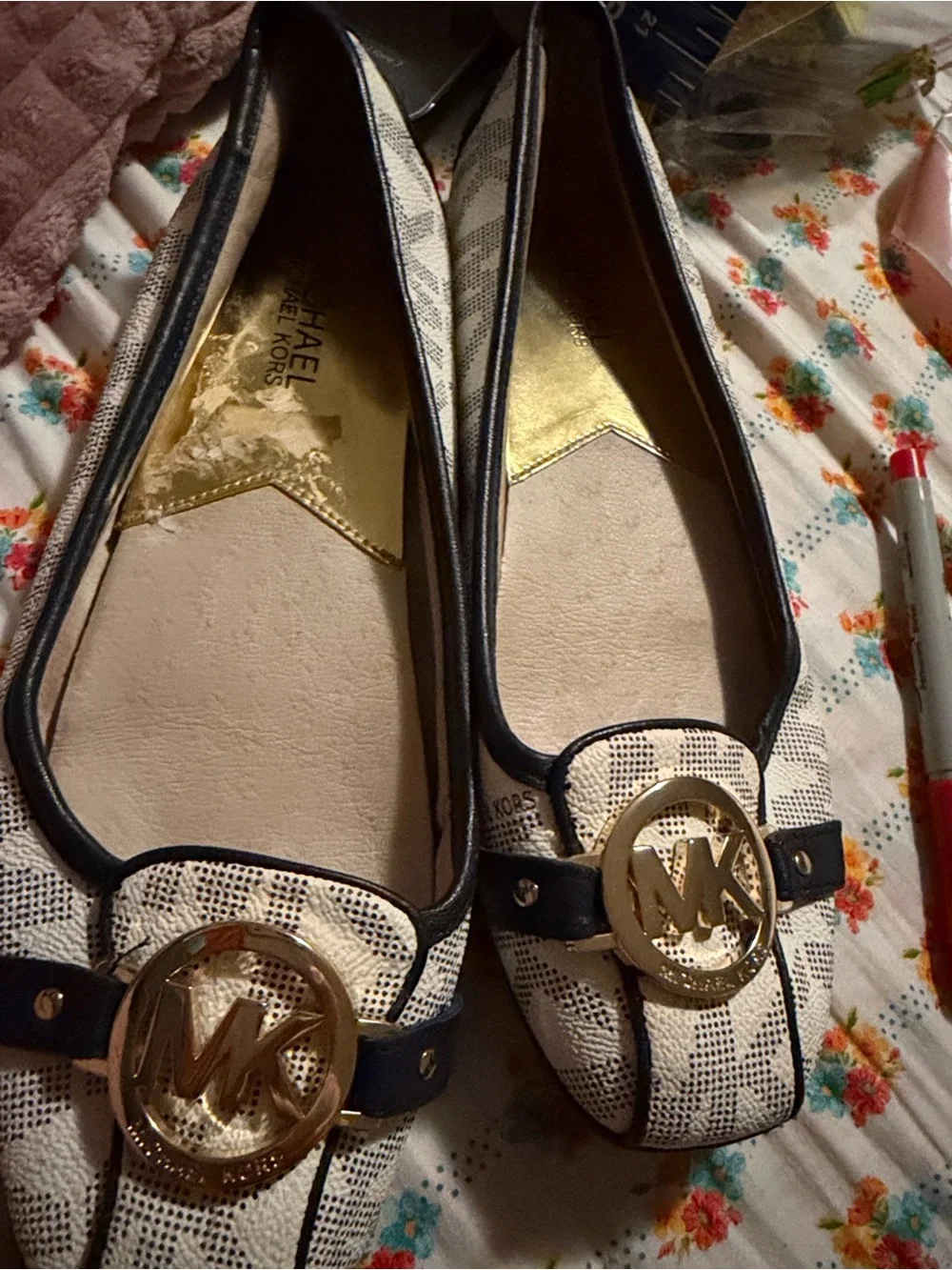 💜Michael Kors Fulton Moc flats featuring the brand's signature logo Size:8.5M